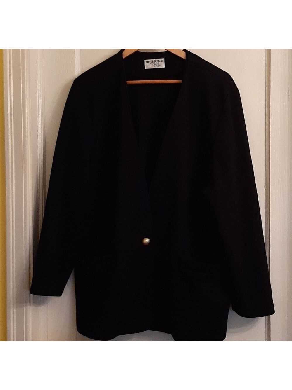 Vintage Alfred Dunner Black Jacket With 2 Pocket  Size 42/22